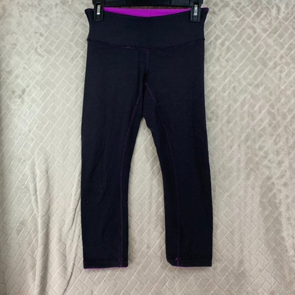 Lululemon Womans 4 Leggings Black Purple Cropped Low Rise Yoga Sports Athletic